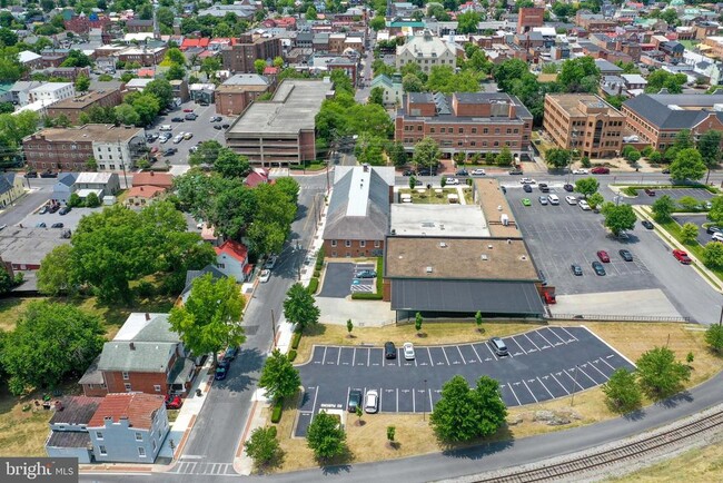 Building Photo - 210 E Boscawen St