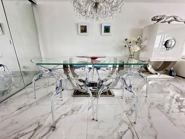 Building Photo - 6770 Indian Creek Dr