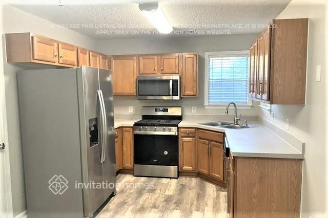 Building Photo - 10891 Knotty Pine Pl