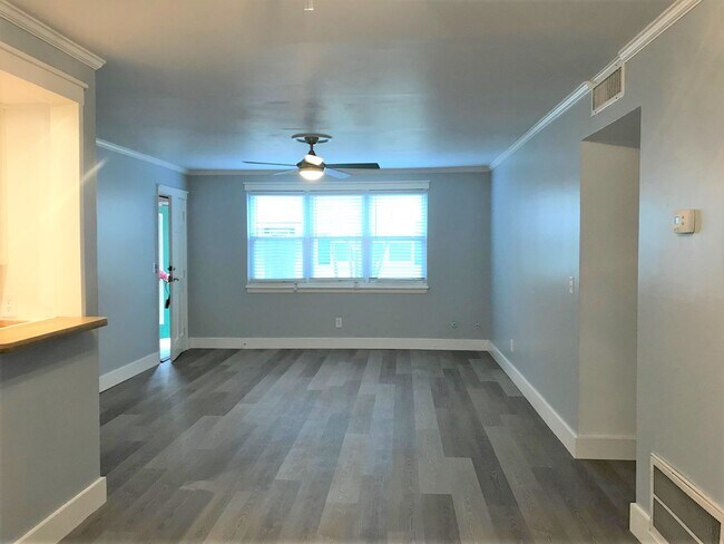 Building Photo - 117W-117 Wentworth Street