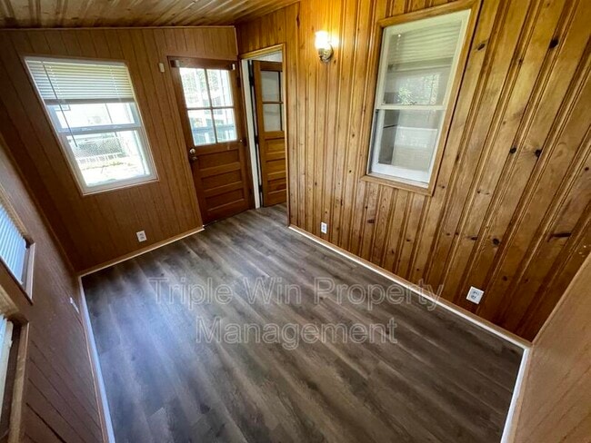 Building Photo - 1205 Nectar Dr