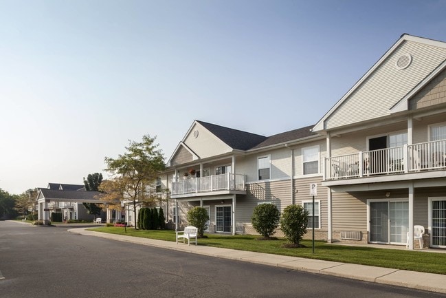 Building Photo - Pine Ridge of Plumbrook Senior Living
