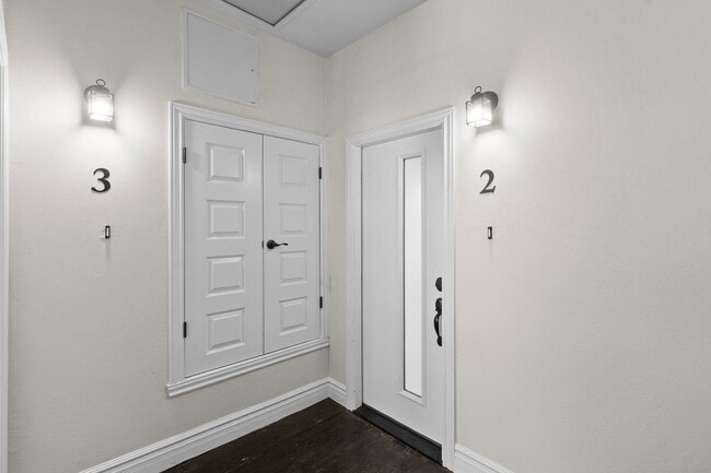 Building Photo - Fully Renovated 2BR / 1BA – Five Points | ...
