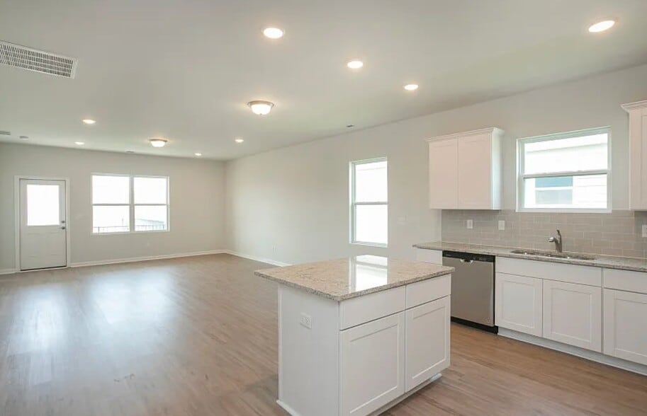 Building Photo - 3707 Clementine Ln