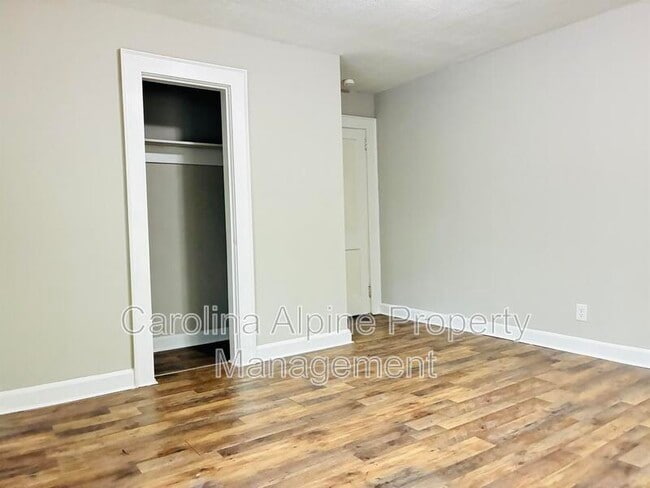 Building Photo - 602 Park Ave