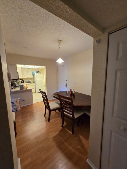 view of dining room - 490 NW 20th St