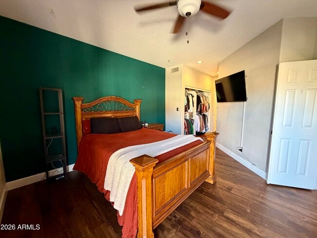 Building Photo - 10232 N 12th Ct