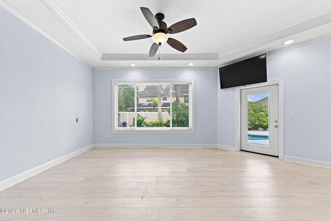 Building Photo - 38 Tallwood Rd