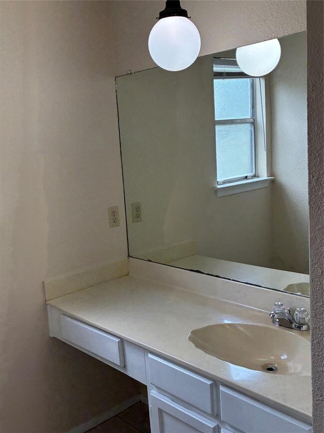 Building Photo - 12217 Mosley Ln
