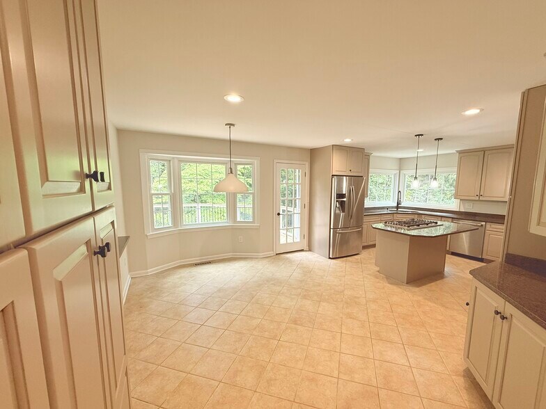 Building Photo - 9248 Wood Glade Dr