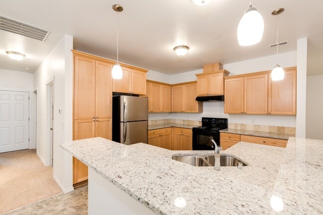 Building Photo - Beautiful 3 Bedroom rambler on a large and peaceful lot!