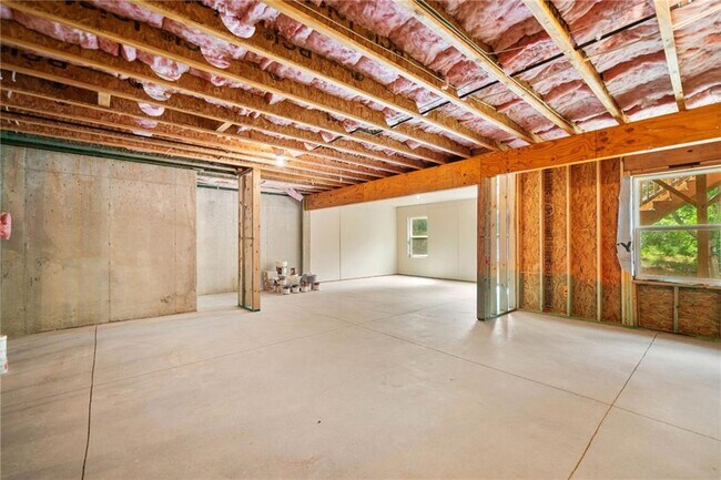 Building Photo - 522 Spring View Dr