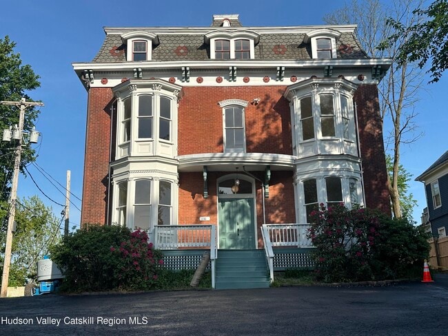 Primary Photo - 16 Abeel St