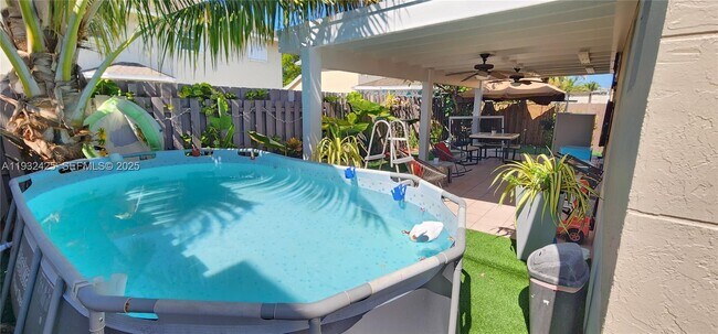 Building Photo - 9829 SW 221st St Rd