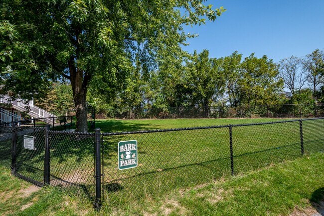 Building Photo - 201 6th St