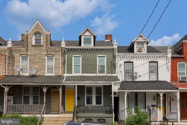 Building Photo - 611 S Prince St