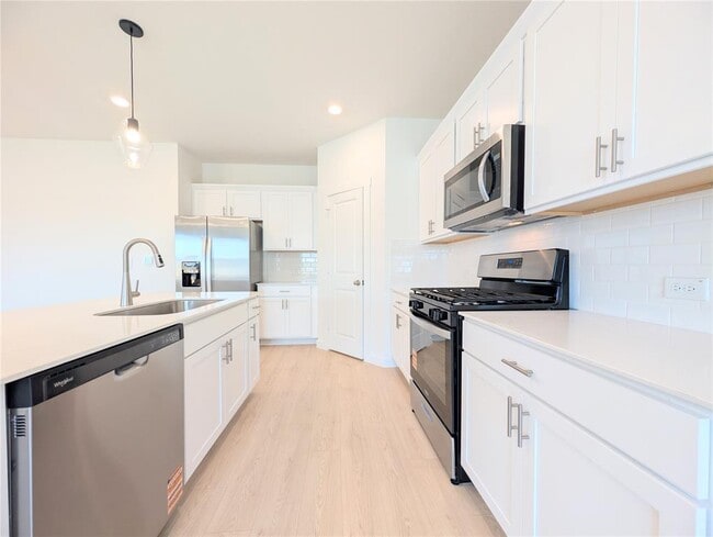 Building Photo - 9400 Oxbow Strap Dr