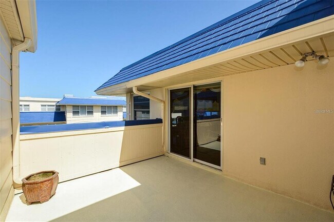 Building Photo - 3804 Gulf of Mexico Dr