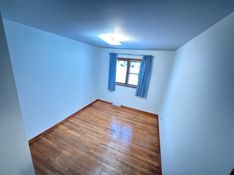 Building Photo - 4820 Green Rd