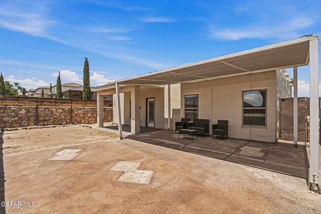 Building Photo - 12580 Arrow Weed Dr