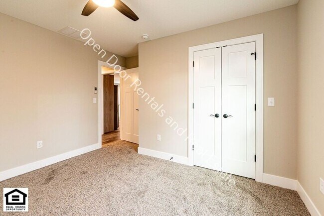 Building Photo - 10545 Old Leo Rd