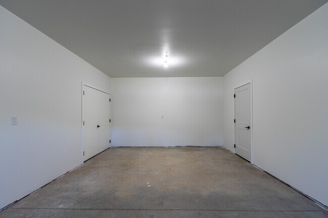 Building Photo - 1920 Edwards St