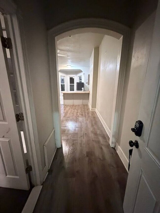 Building Photo - 1834 N 22nd St