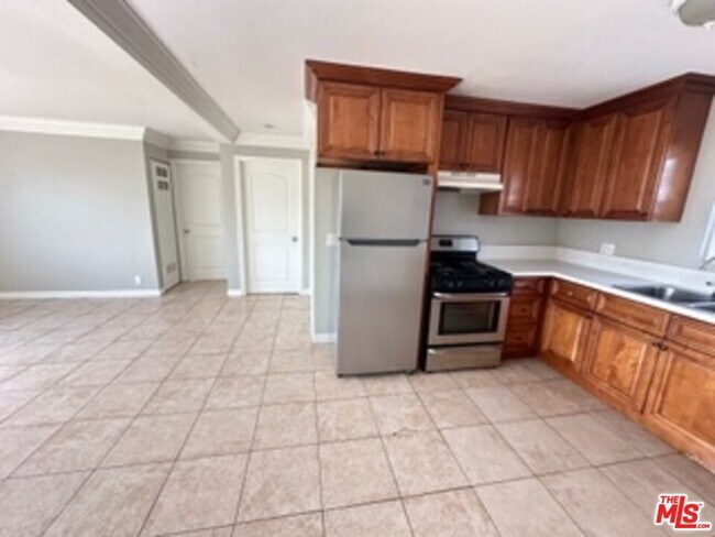 Building Photo - 6137 Toltec Way