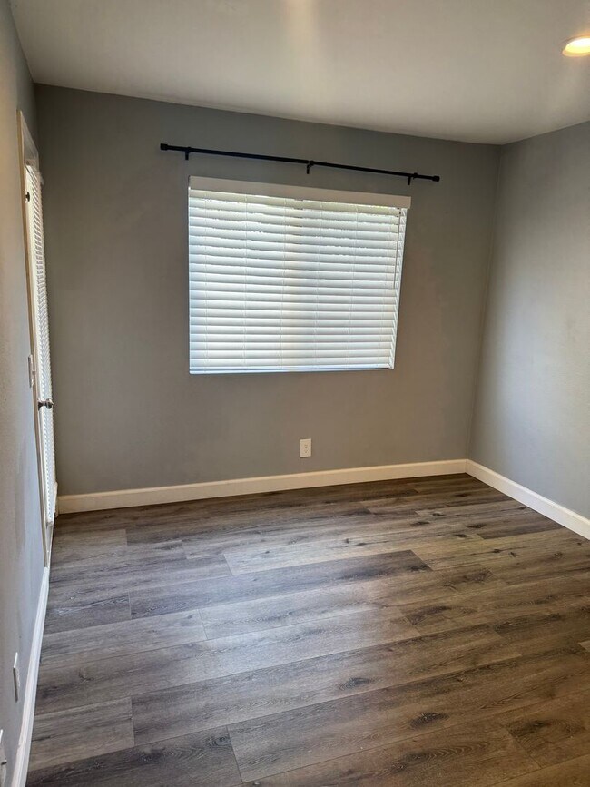 Building Photo - Great 2 Bedroom 2 bath - Villamira  Community, Laguna Niguel-In Unit Laundry Included