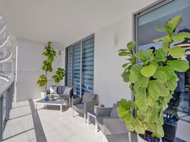 Building Photo - 3250 NE 188th St