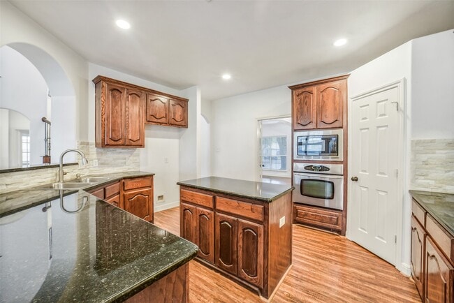 Building Photo - 16810 Noble Pass Ln