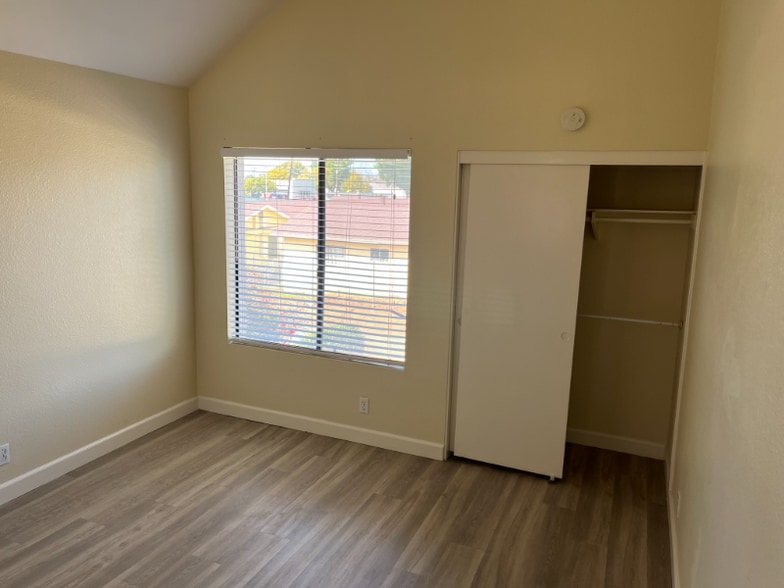Building Photo - 1528 Granite Hills Dr