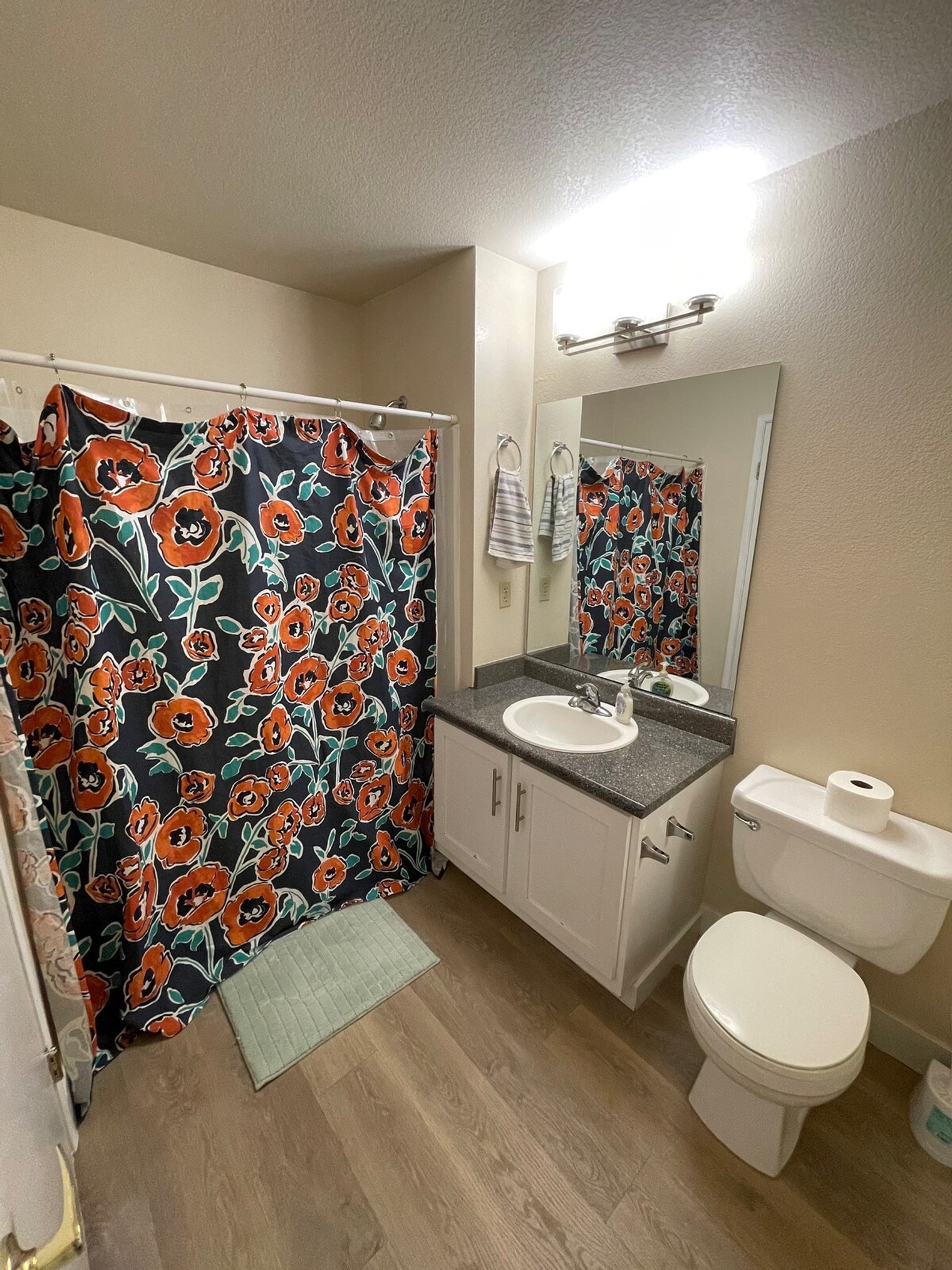 Building Photo - 604 N Columbia Center Blvd