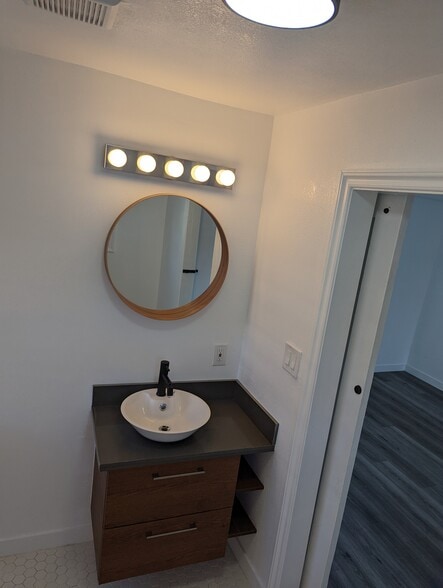 Bathroom sink - 2615 Obama Blvd