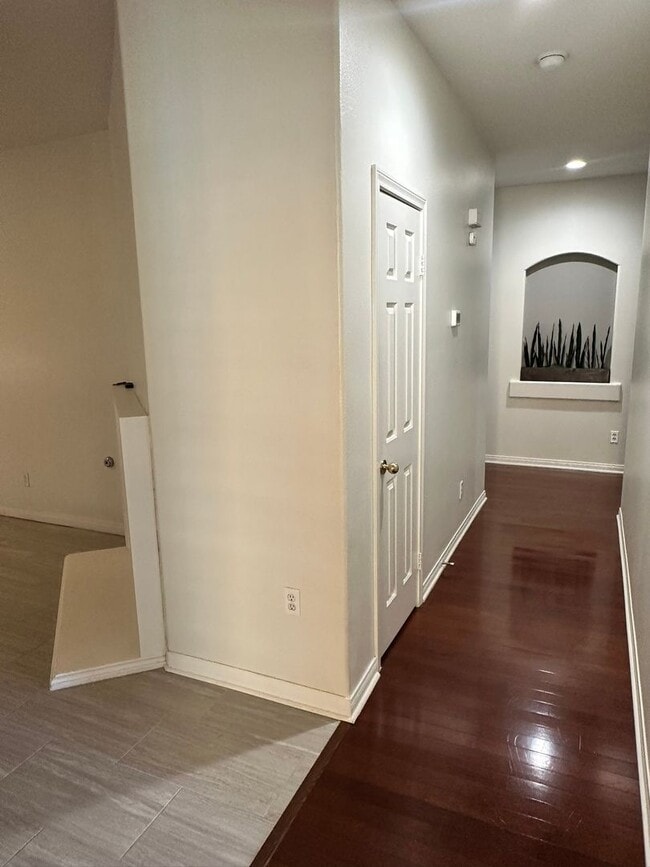 Building Photo - Beautiful 3bd/2ba Single Story with Primary Suite!