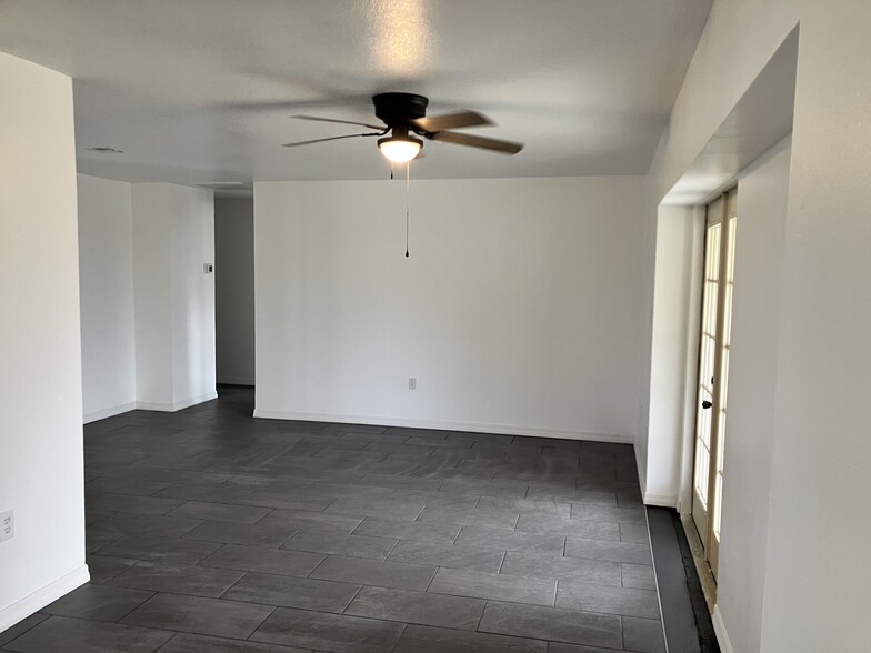 Building Photo - 20325 Ladner Ave
