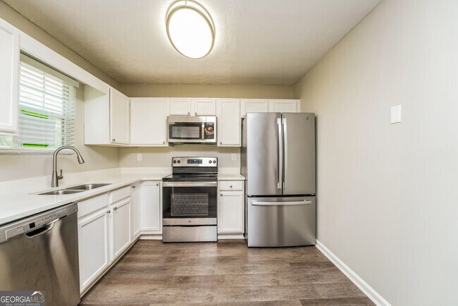Building Photo - 160 Chandler Fields Dr
