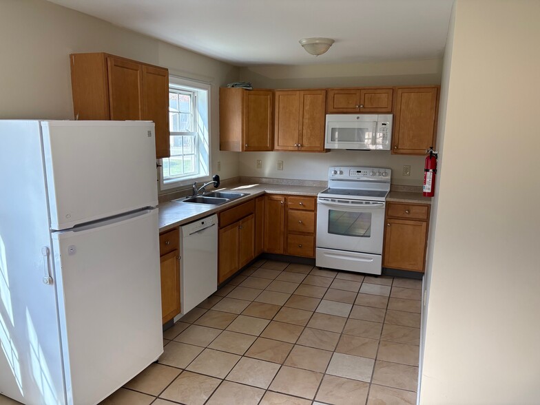 Primary Photo - 10 Southview Dr