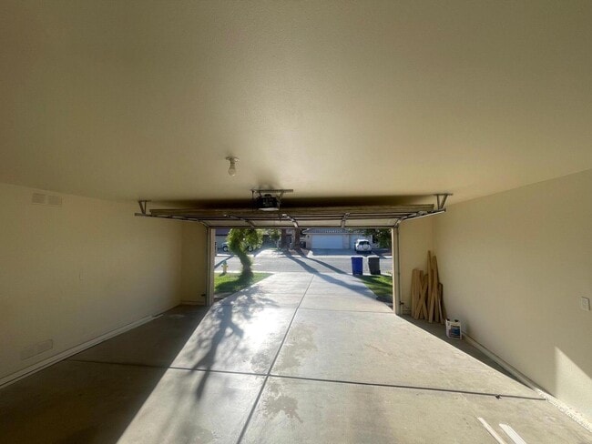 Building Photo - 30750 Avenida Juarez