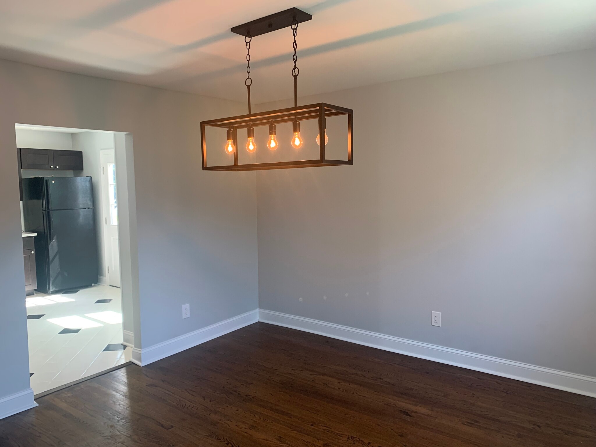 Dining room leading to Kitchen - 150 S Lecato Ave