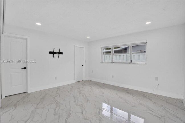Building Photo - 9531 NW 20th Pl