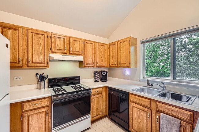 Building Photo - 1410 Leeward Ct