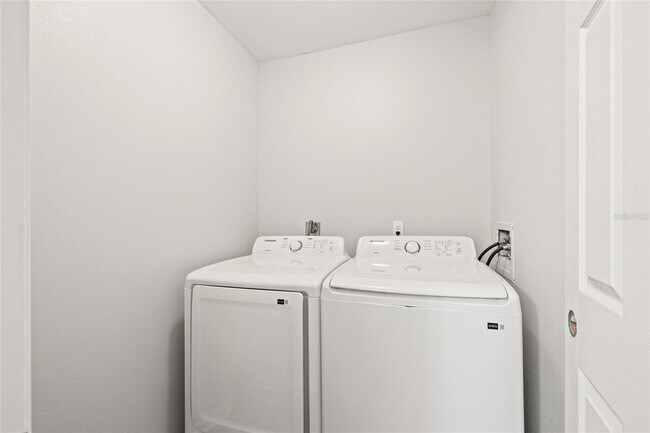 Building Photo - 3267 39th St S