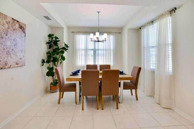 Building Photo - 4784 Clock Tower Dr