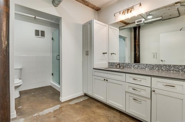 Building Photo - 4330 N Central Expy