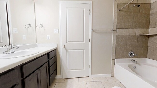 Building Photo - ALL TILE LUXURY DUPLEX IN KILLEEN CLOSE TO FORT HOOD ONLY $1395!!!!