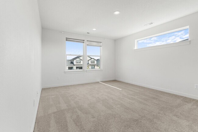 Building Photo - 3921 N Lynn St