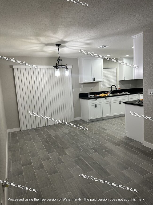 Building Photo - Nice Home For Rent