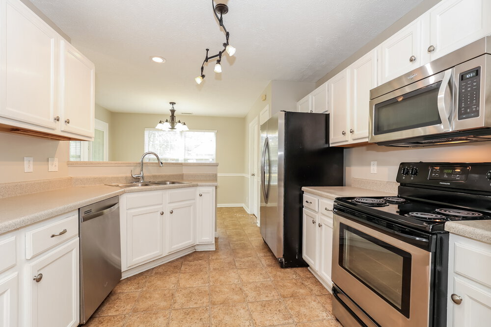 Building Photo - 3428 Hardwood Dr