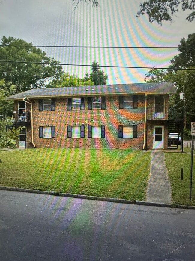 Building Photo - 105 N Briggs Ave